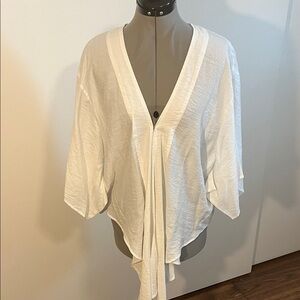 Selfie Leslie White Kimono Blouse